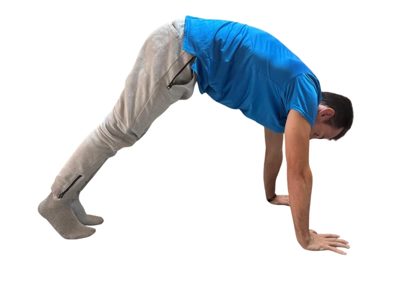 ejercicio de fuerza de hombros puente boca abajo